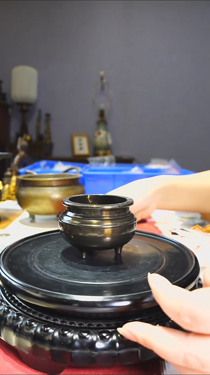 【闪购商品】金属老黑漆古香炉小