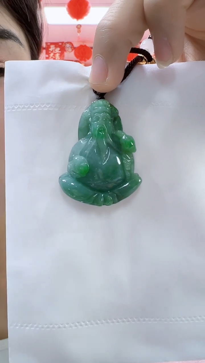 【闪购商品】翡翠颈饰未镶嵌孤品财神高44厚12