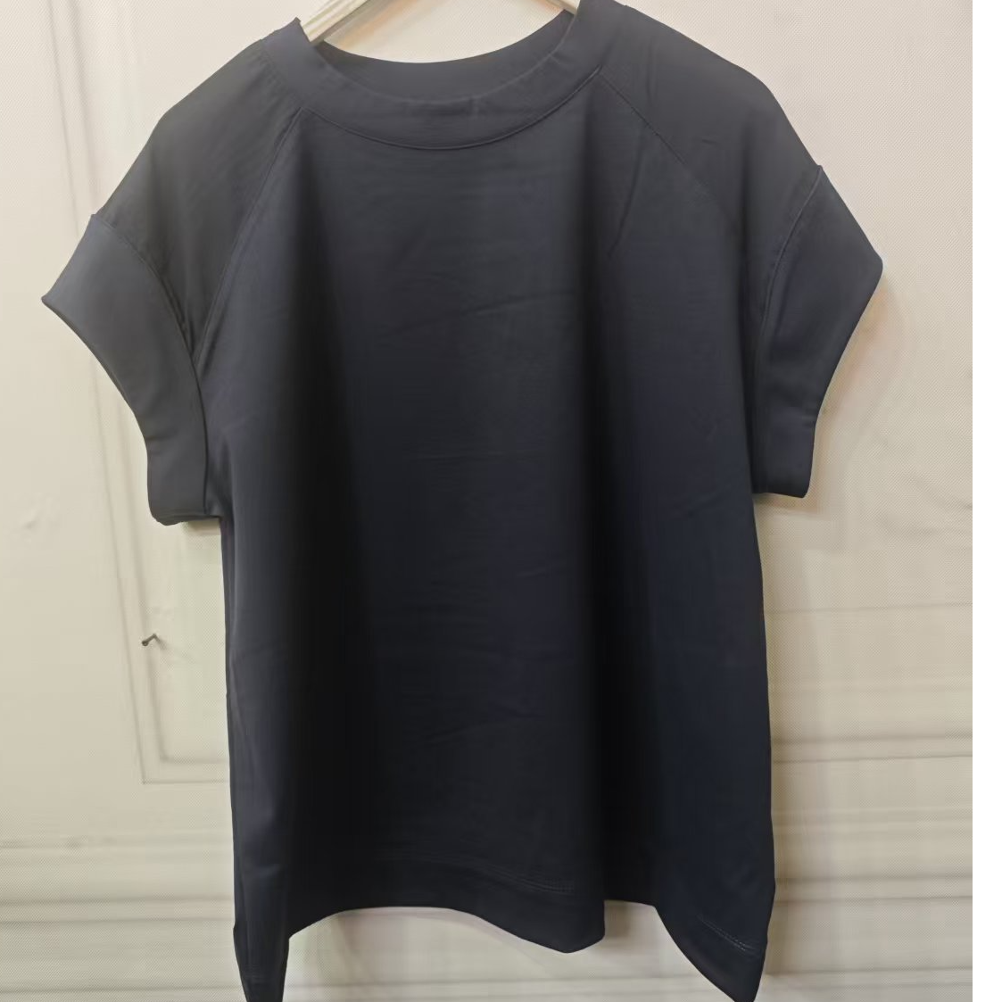 简约大方显瘦半袖