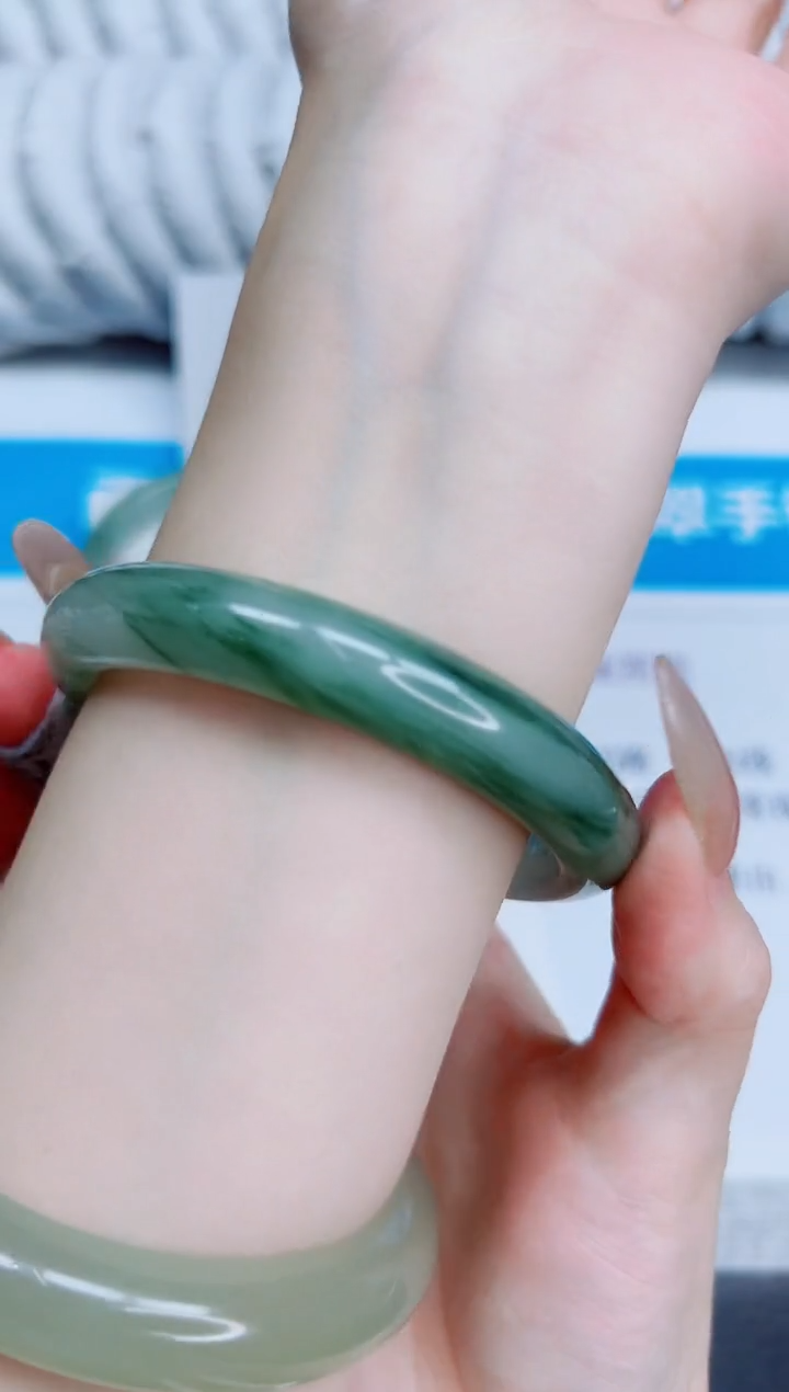 未镶嵌手镯石英质玉143/56