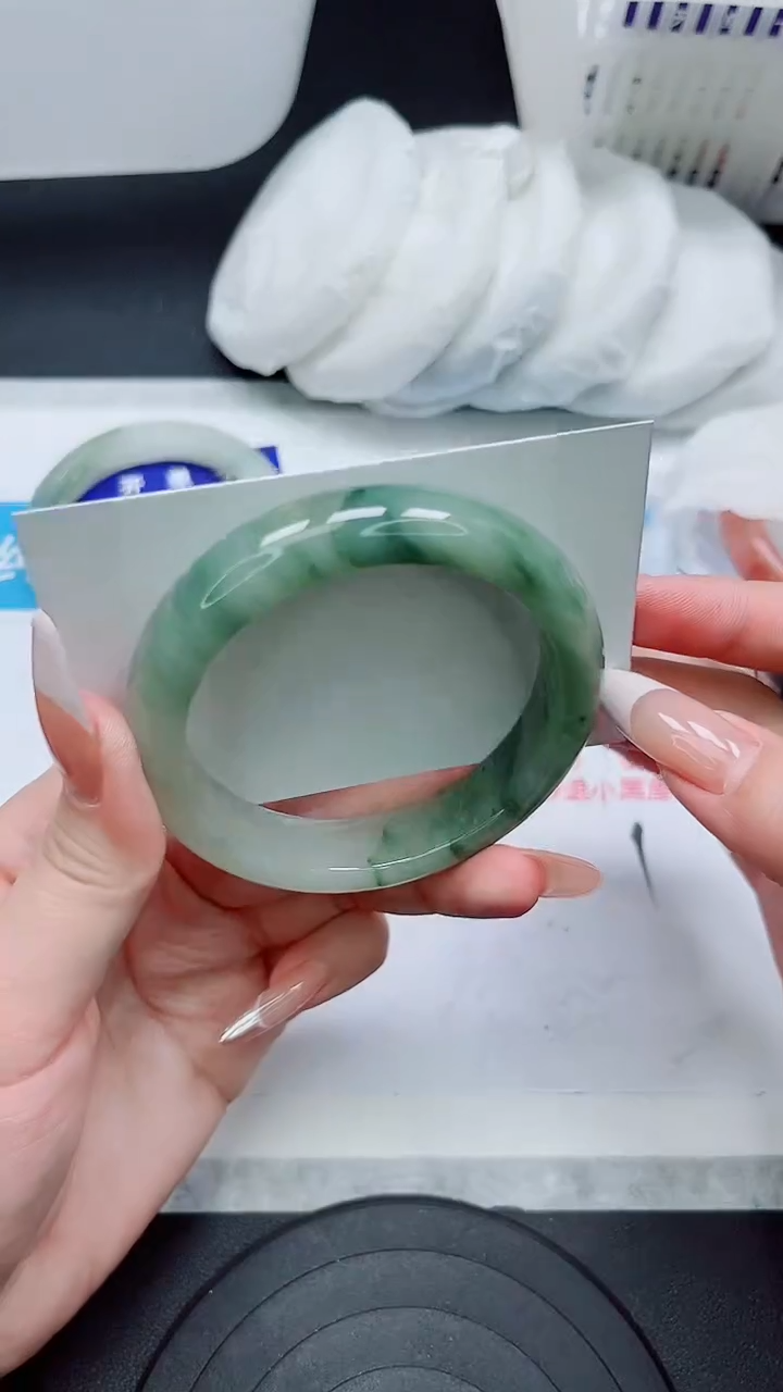 【闪购商品】石英质玉手镯未镶嵌279