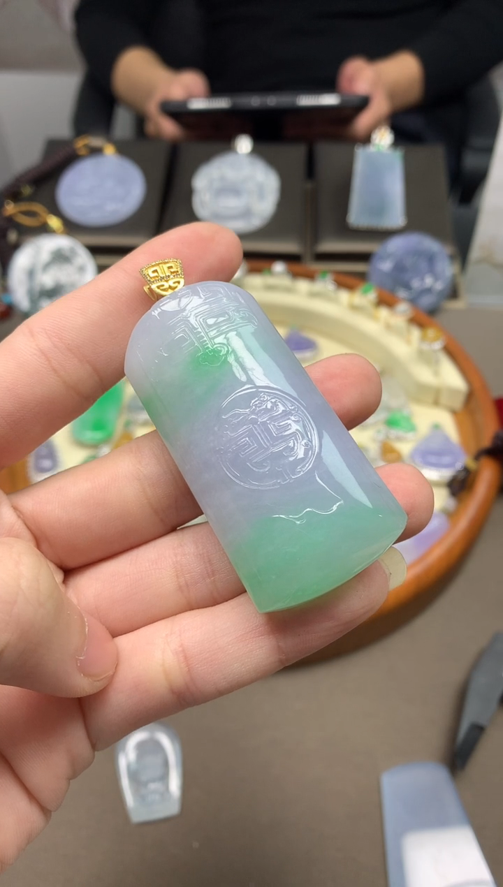 【闪购商品】翡翠吊坠(不含链)18K金镶嵌挂件