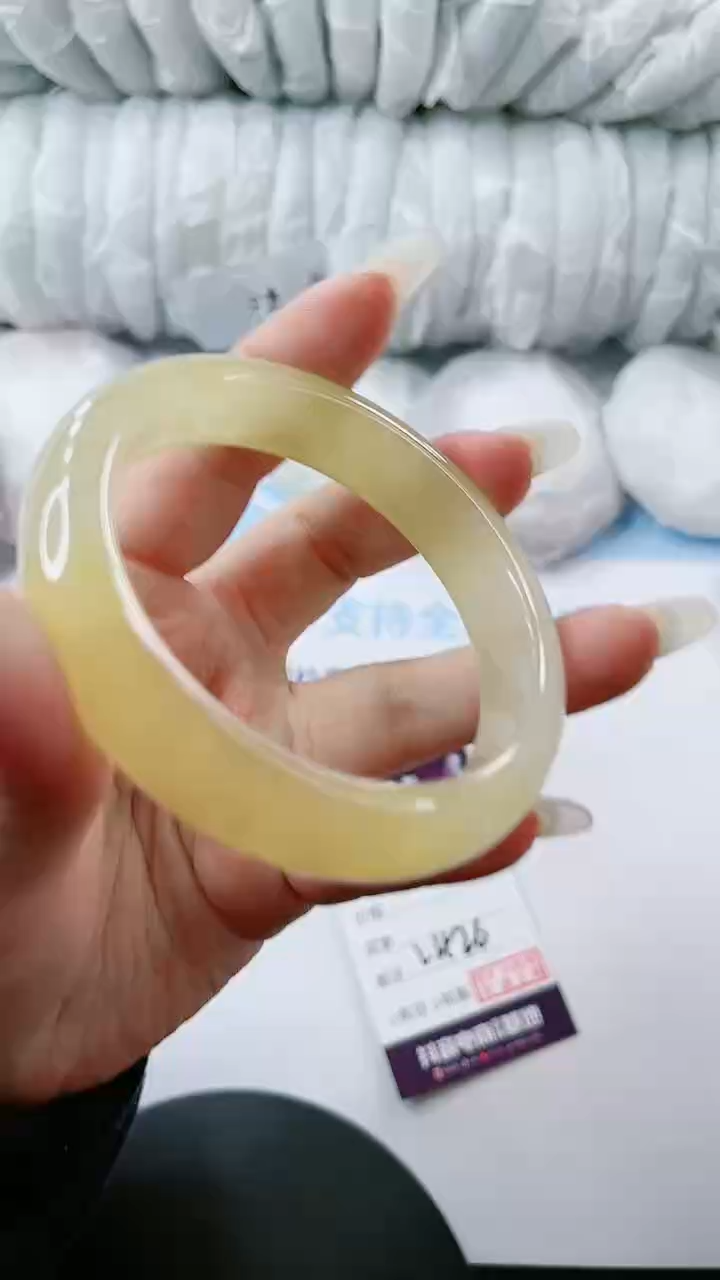 【闪购商品】石英质玉手镯未镶嵌多样性发货L426