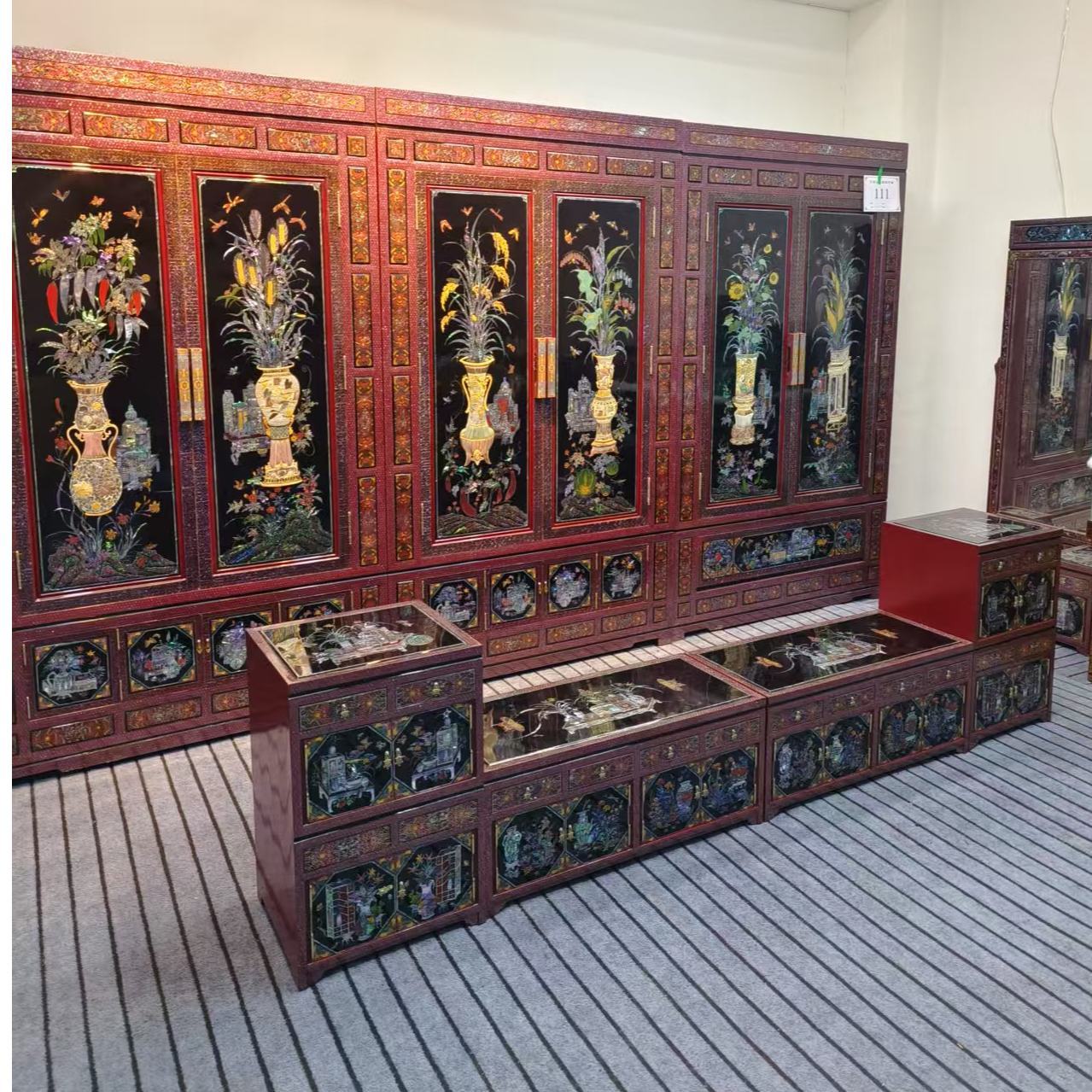 实木大漆螺钿八组一套大衣柜