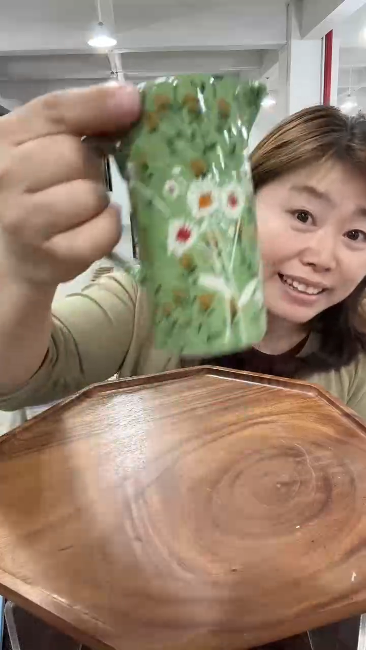 瓷绿色雏菊奶壶...