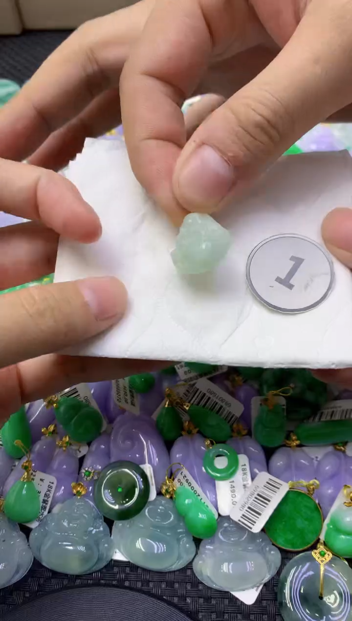 颈饰未镶嵌翡翠天然缅甸翡翠A货