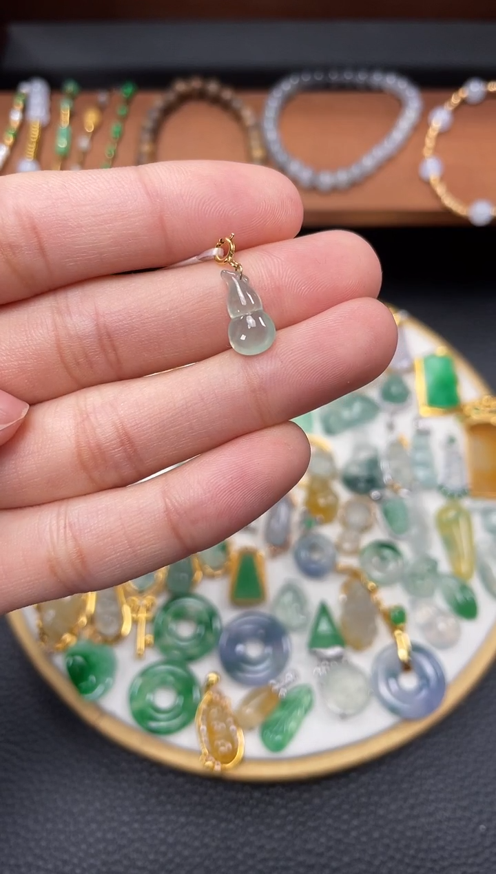 【闪购商品】翡翠吊坠(不含链)18K金镶嵌一个   JK528