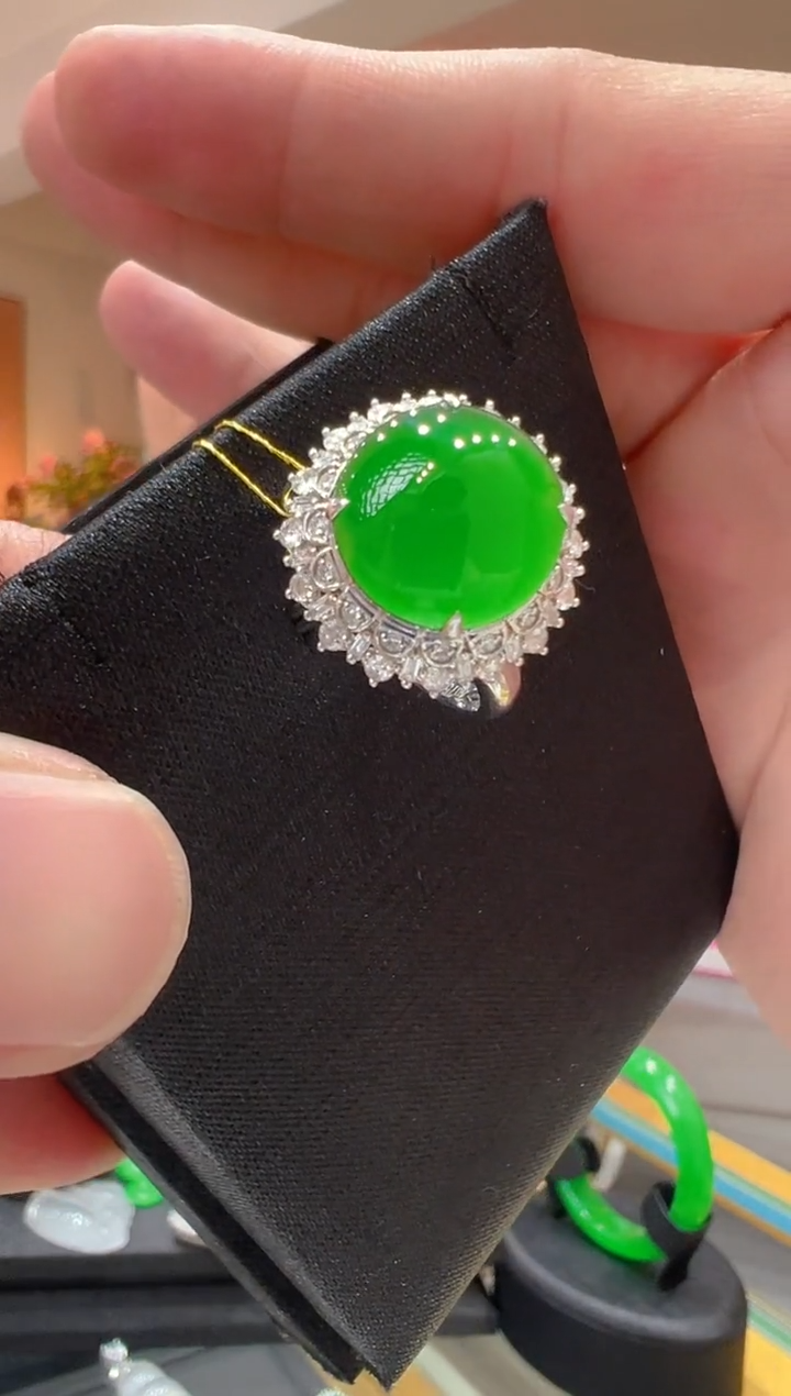 【闪购商品】翡翠戒指18K金镶嵌             