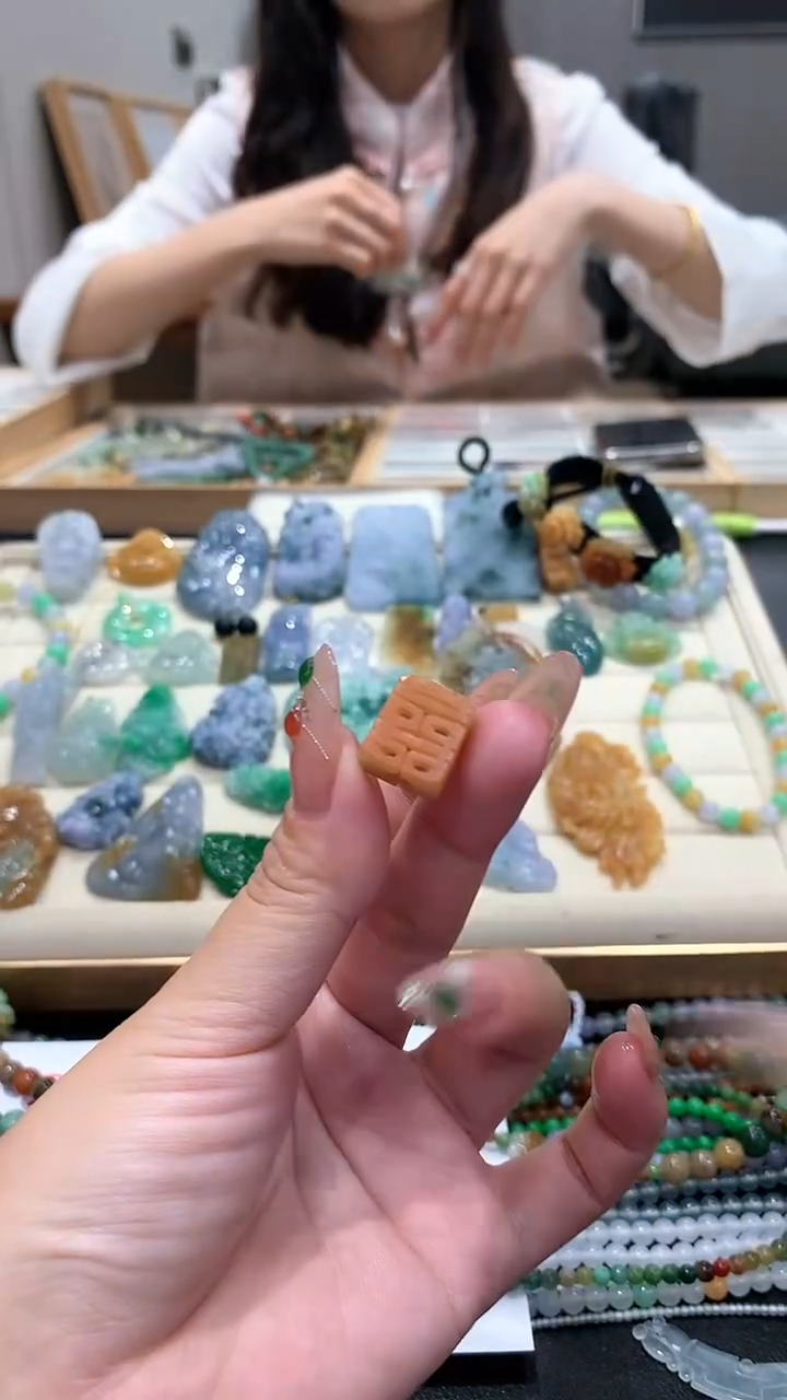 【闪购商品】定制翡翠未镶嵌翡翠