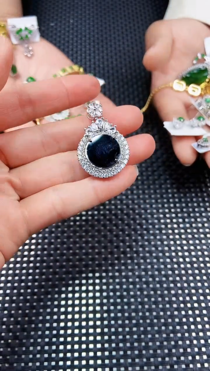 【闪购商品】翡翠吊坠(不含链)未镶嵌111111111