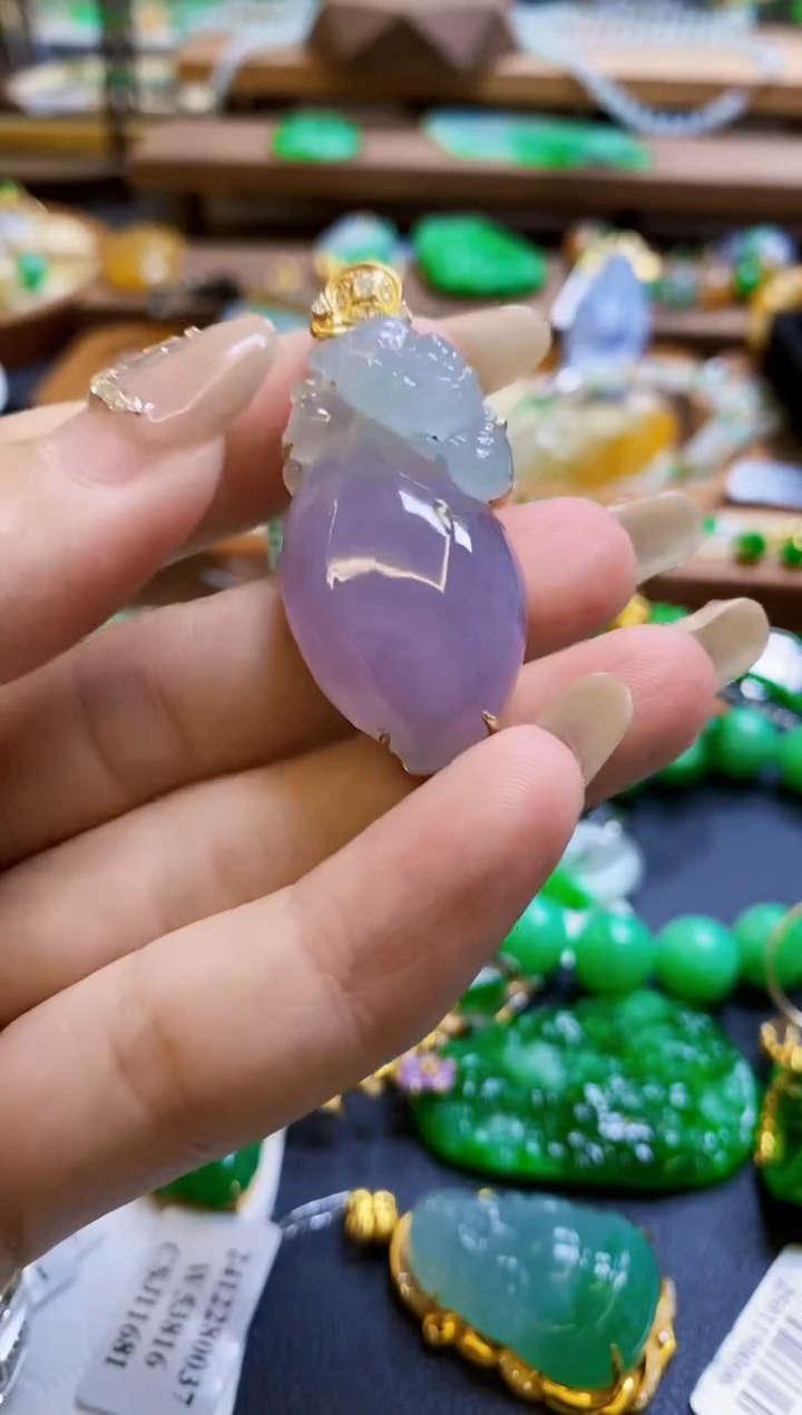 【闪购商品】定制翡翠18K金镶嵌吊坠