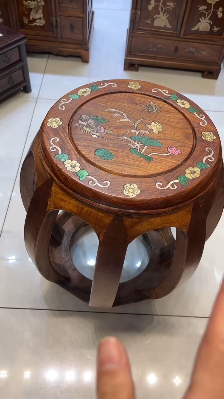 【闪购商品】木鸳鸯戏水螺钿鼓凳