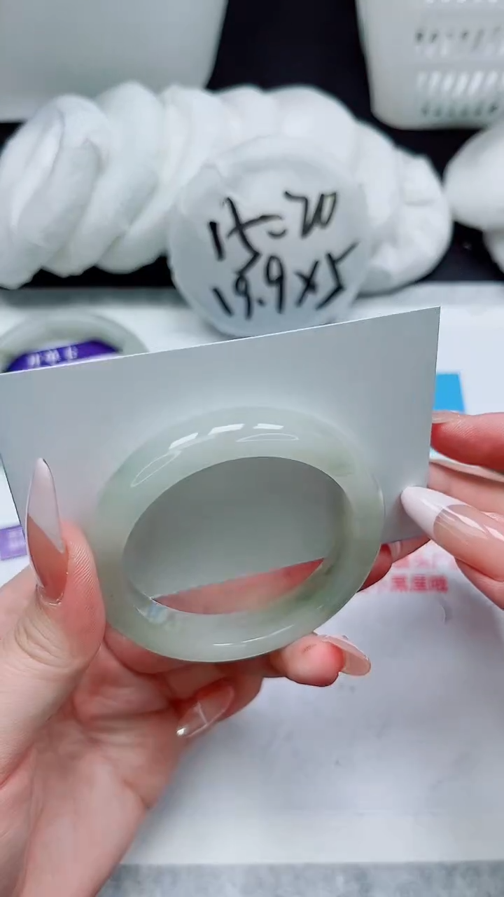 【闪购商品】石英质玉手镯未镶嵌169