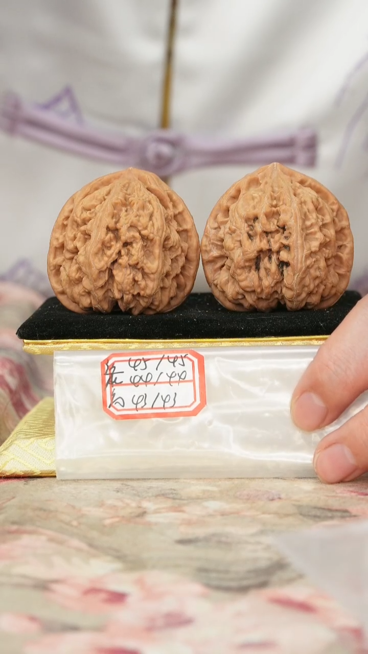 把件文玩核桃非嫁接大粗筋有修