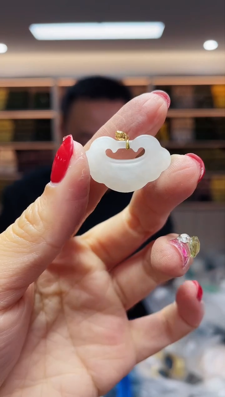 【闪购商品】和田玉`18K金镶嵌单个多样性发货