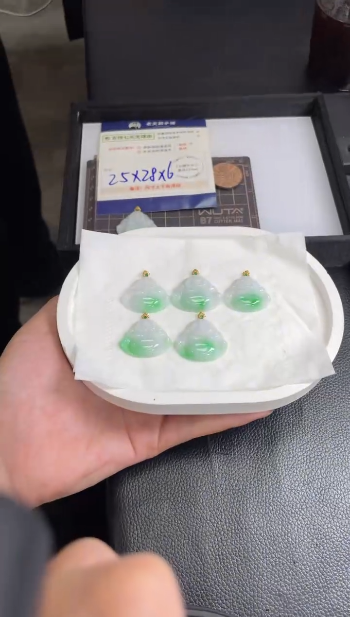 【闪购商品】翡翠挂件18K金镶嵌佛公FL16配绳/多样性发其一CP