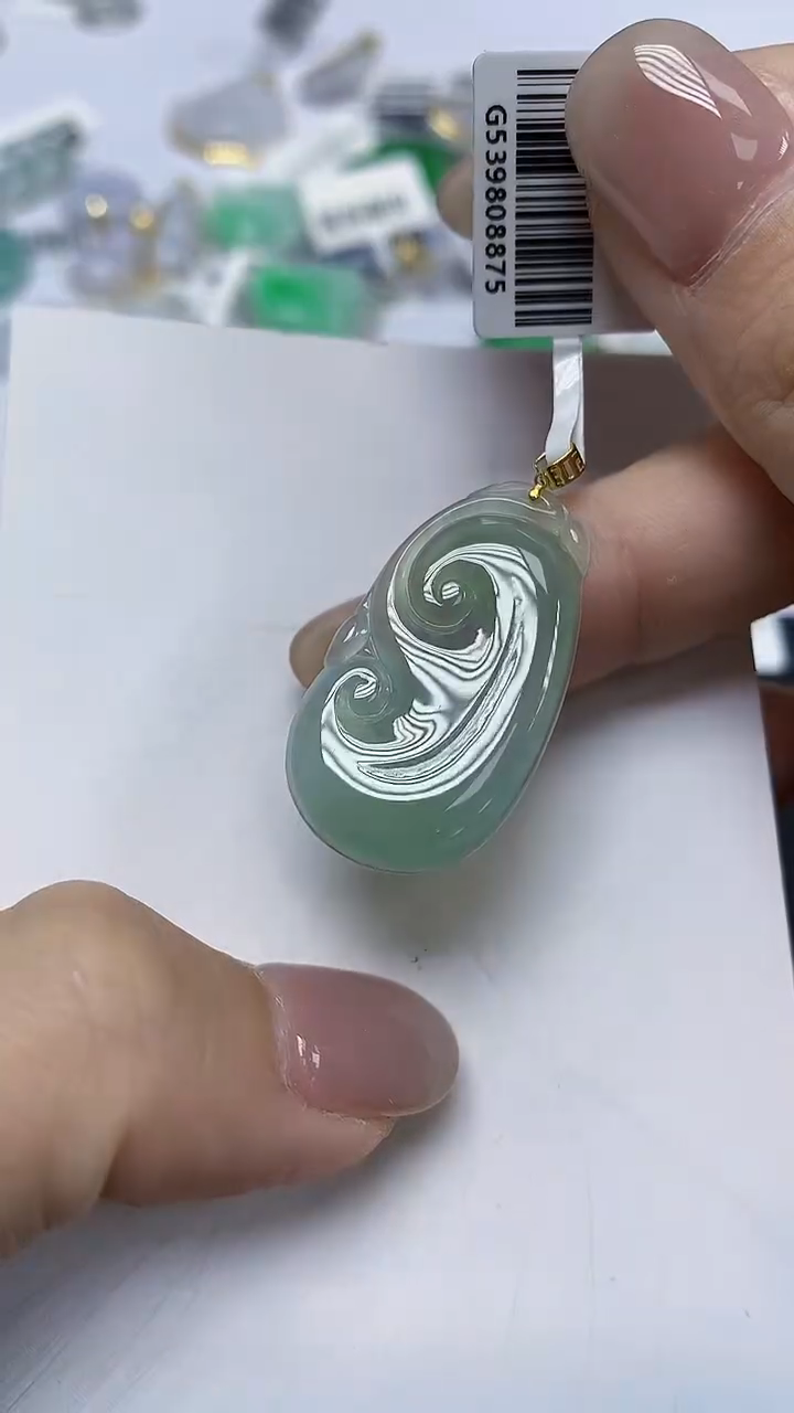 翡翠18K金镶嵌颈饰天然缅甸翡翠A货