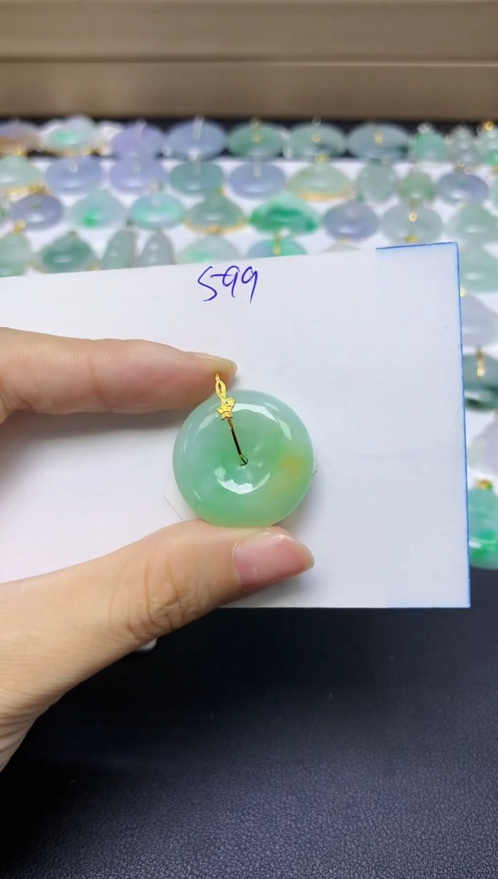 翡翠18K金镶嵌颈饰天然自然緬甸A貨翡翠