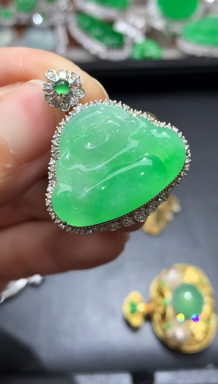 颈饰18K金镶嵌翡翠765-中国好珍宝