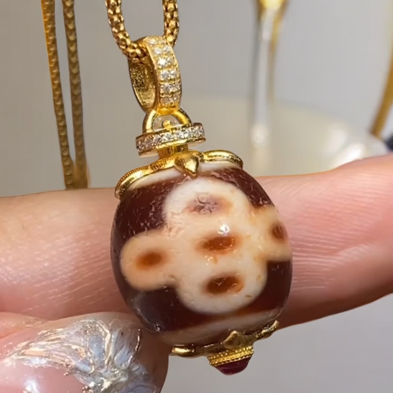 扶摇臻选|18K金镶红肉五闪达洛玛瑙吊坠0529