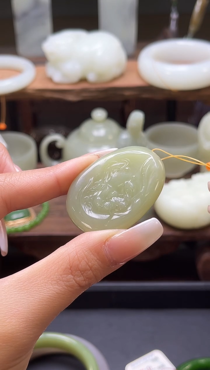 【闪购商品】和田玉吊坠未镶嵌若羌糖玉随形822570