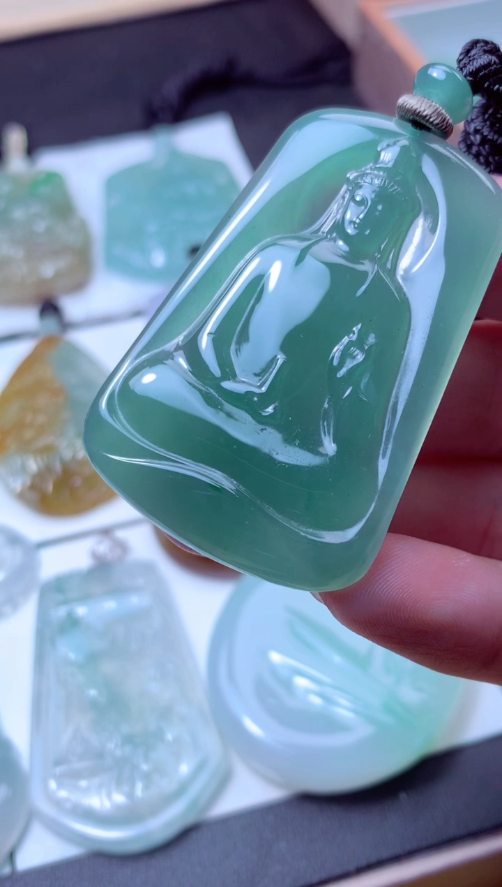 颈饰未镶嵌翡翠天然A货翡翠