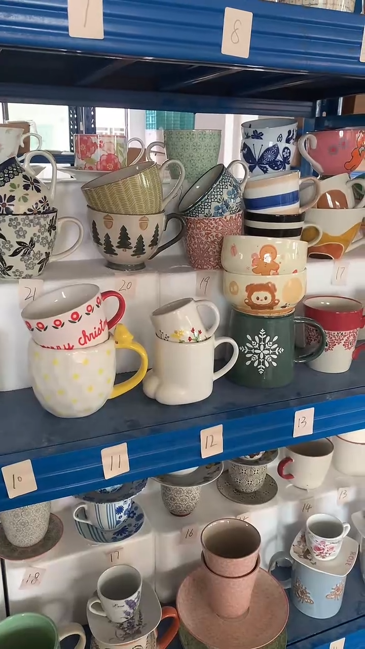 瓷小***~微瑕猫爪杯+浮雕小杯+黄波点猫+红花+labubu碗+姜饼人碗