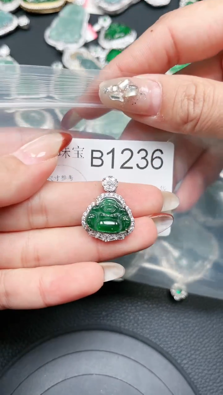 【闪购商品】翡翠颈饰未镶嵌送皮绳1236