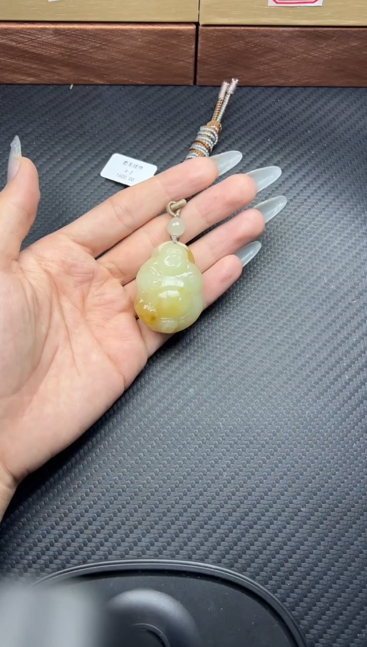 吊坠(赠链)未镶嵌和田玉若羌微色差吊坠J