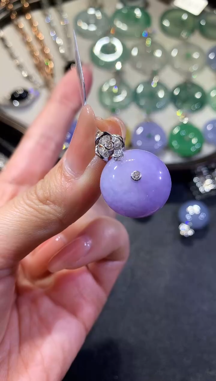 【闪购商品】翡翠吊坠(不含链)18K金镶嵌60无鉴赏多样性发货一件