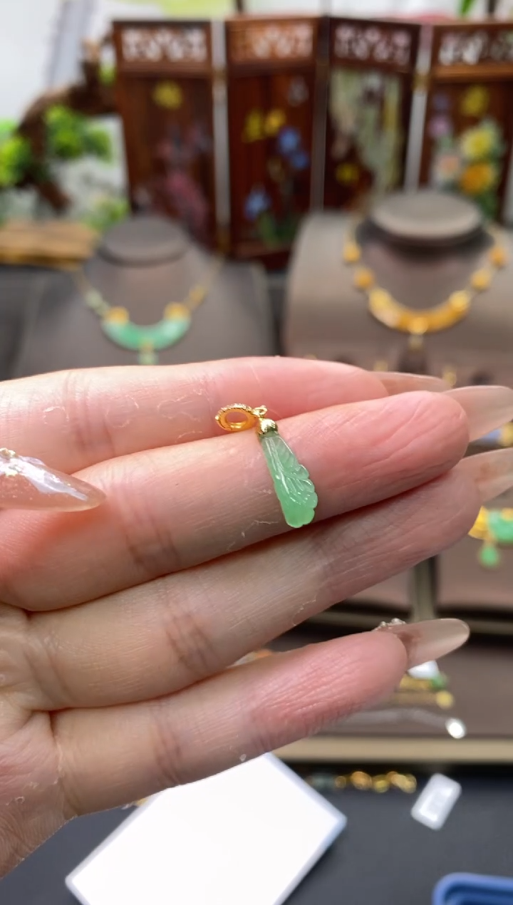 【闪购商品】翡翠颈饰18K金镶嵌净货11144