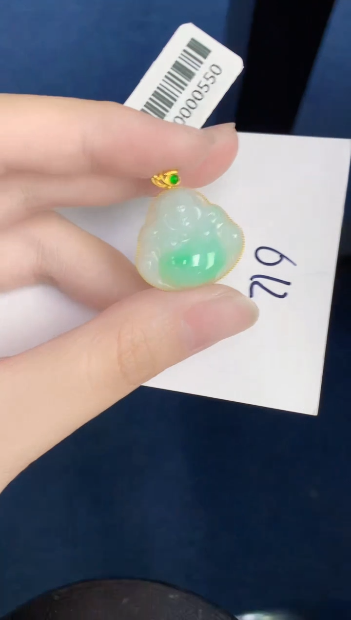 翡翠18K金镶嵌颈饰0000000000