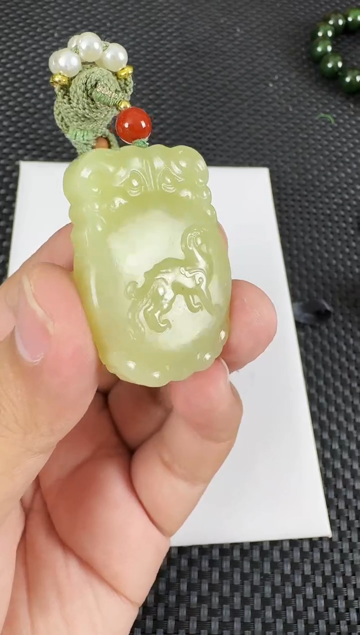 【闪购商品】和田玉吊坠未镶嵌貔貅牌
