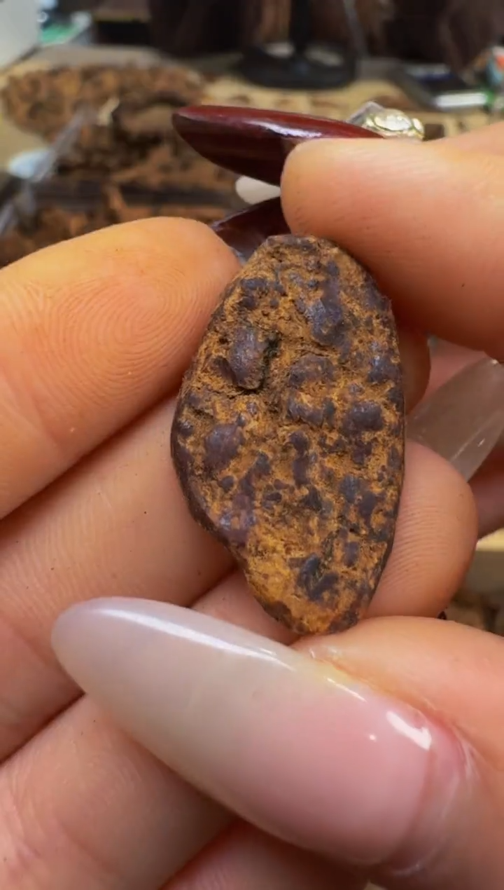 【闪购商品】沉香吊坠越南惠安红土