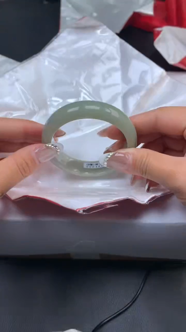 【闪购商品】翡翠手镯未镶嵌天然缅甸A货翡翠手镯