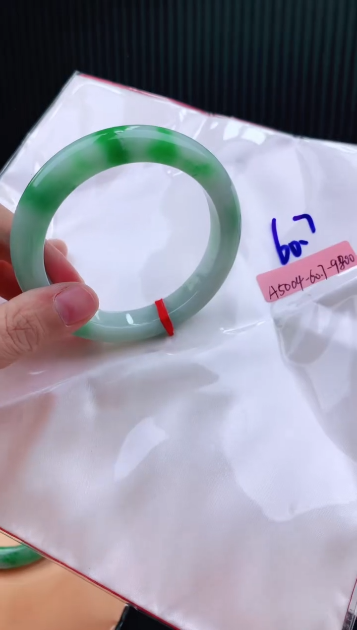 未镶嵌手镯翡翠60+