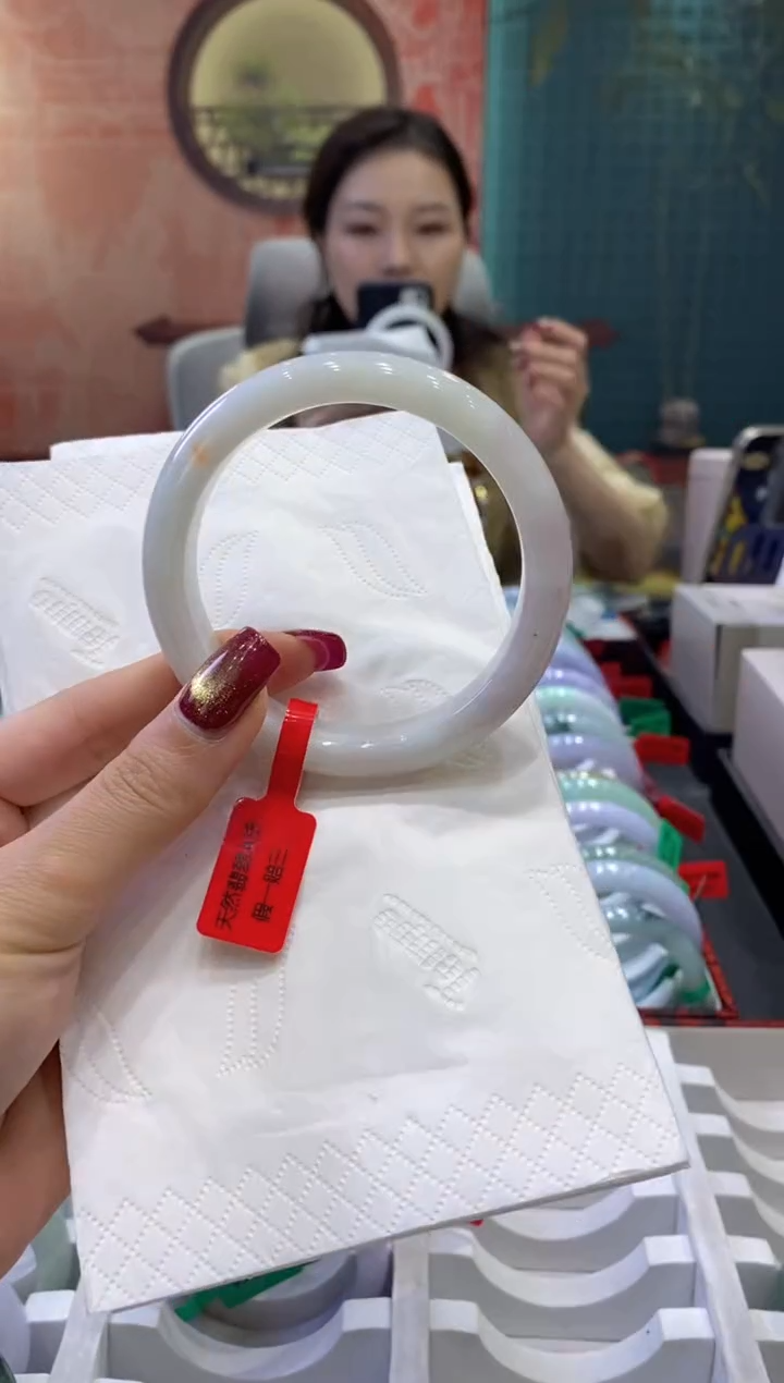 【闪购商品】翡翠手镯未镶嵌多人00623