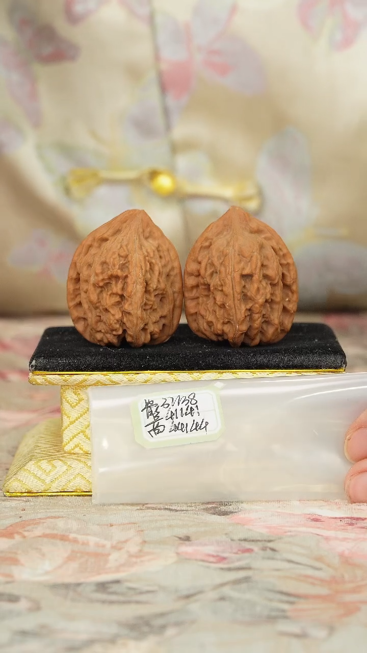 【闪购商品】文玩核桃把件赤龙鸡心