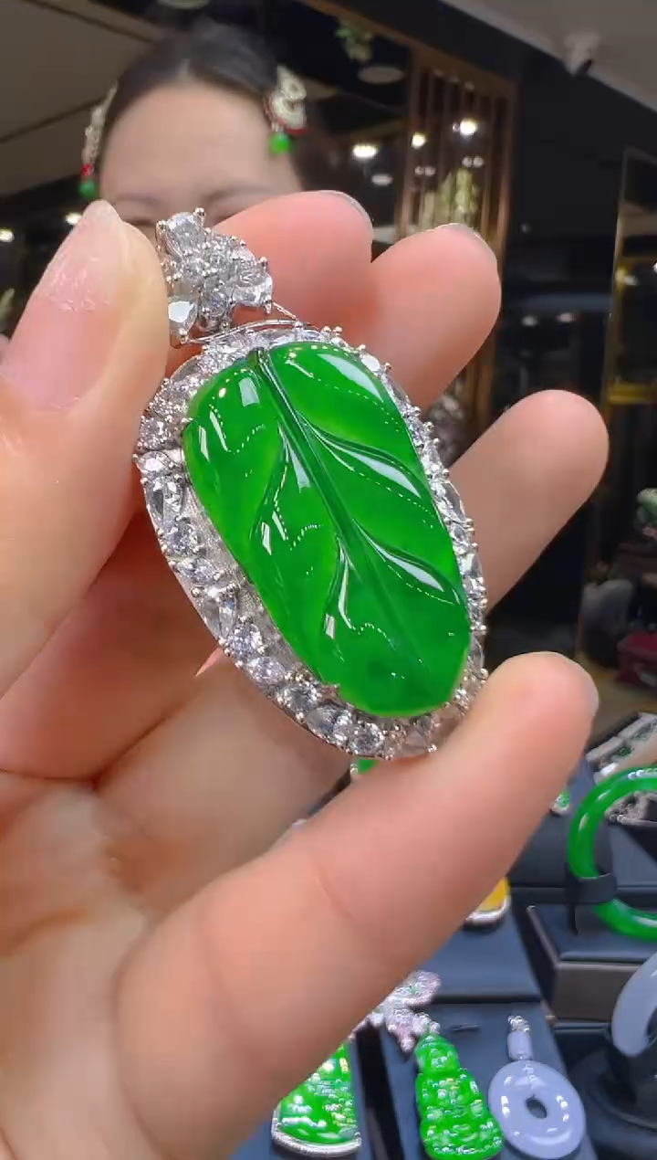 翡翠银S925镶嵌吊坠(赠链)021（多样性发其一）