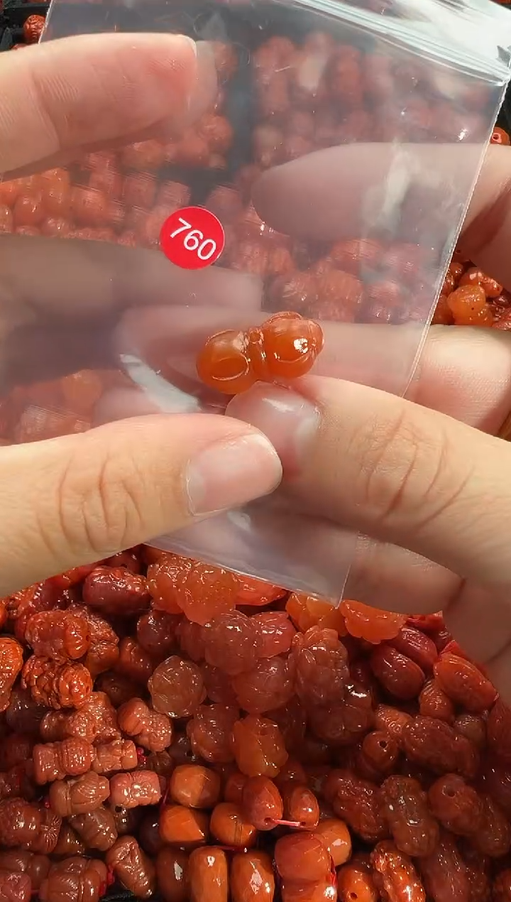 颈饰未镶嵌南红玛瑙1