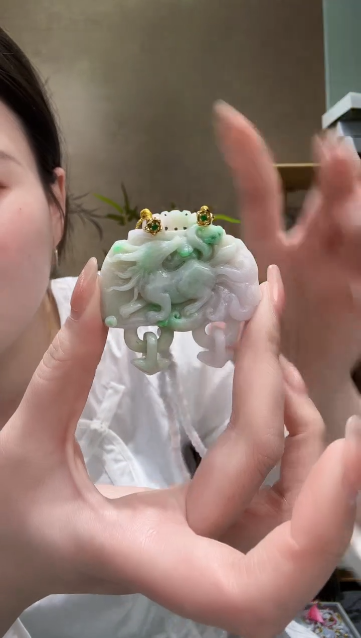 【闪购商品】翡翠未镶嵌颈饰吊坠