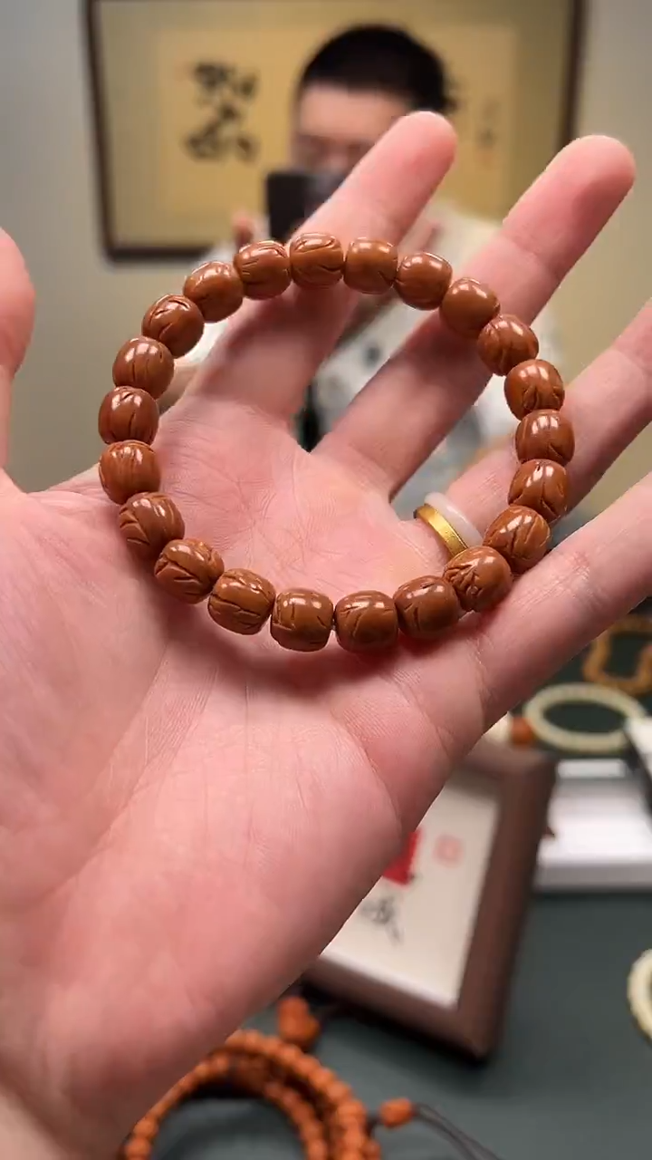 手串桃核10mm+精工红皮厚肉龙纹老型桃核单圈