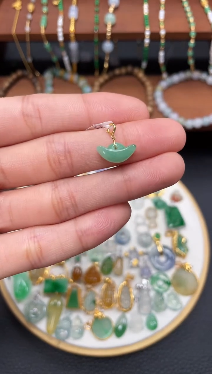 【闪购商品】翡翠吊坠(不含链)18K金镶嵌一个  JK613