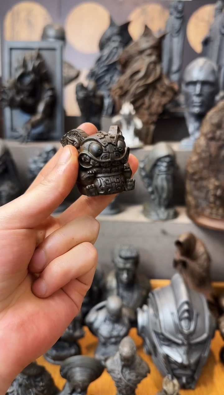 铁实心铁艺摆件~~小吞金（锈色）