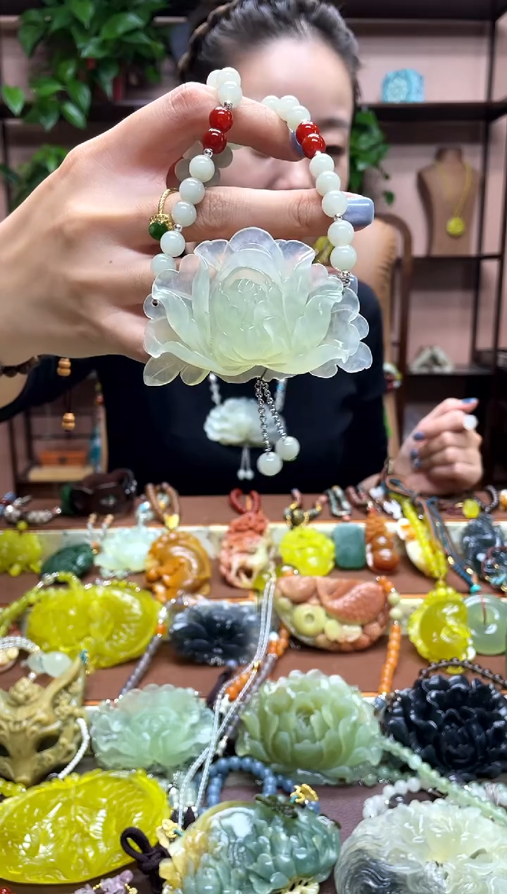 未镶嵌岫玉吊坠·