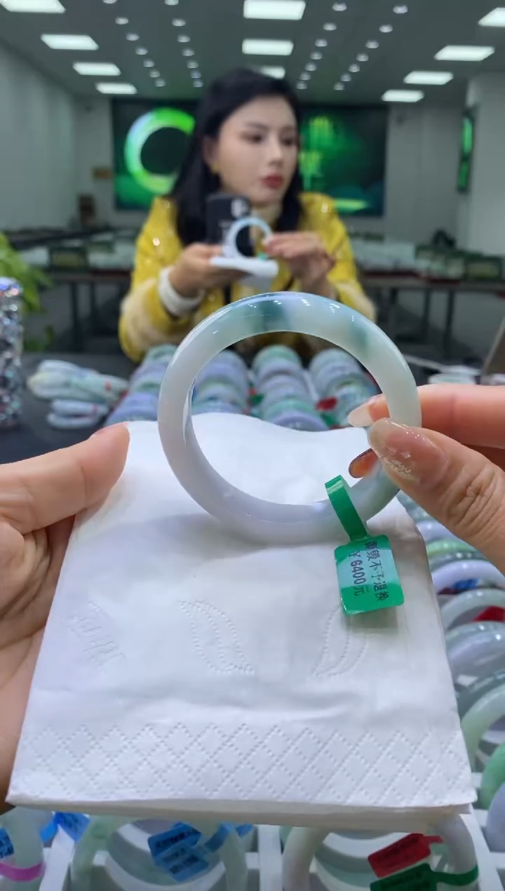 未镶嵌手镯翡翠000038