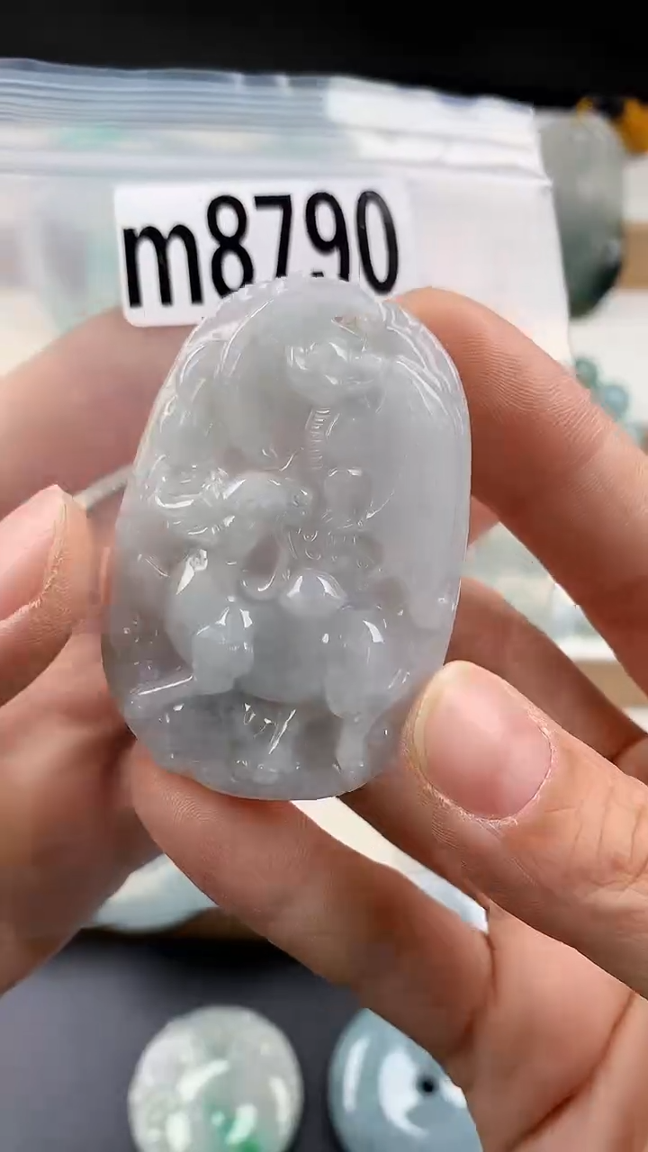 颈饰未镶嵌翡翠天然翡翠吊坠挂件