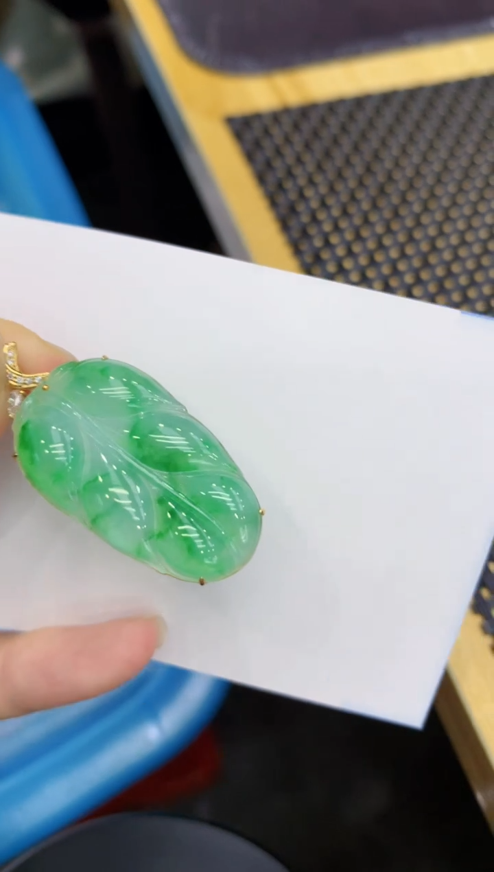 【闪购商品】翡翠颈饰18K金镶嵌8888888888
