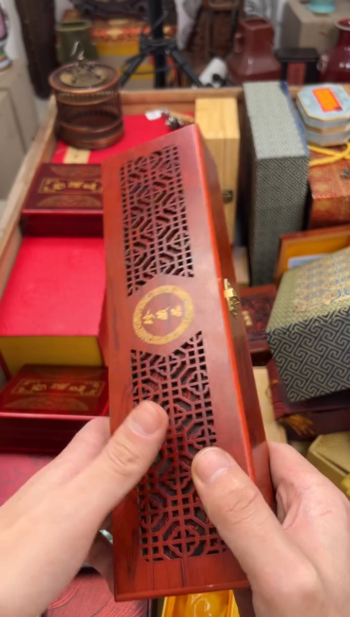 【闪购商品】木————————————冒扇