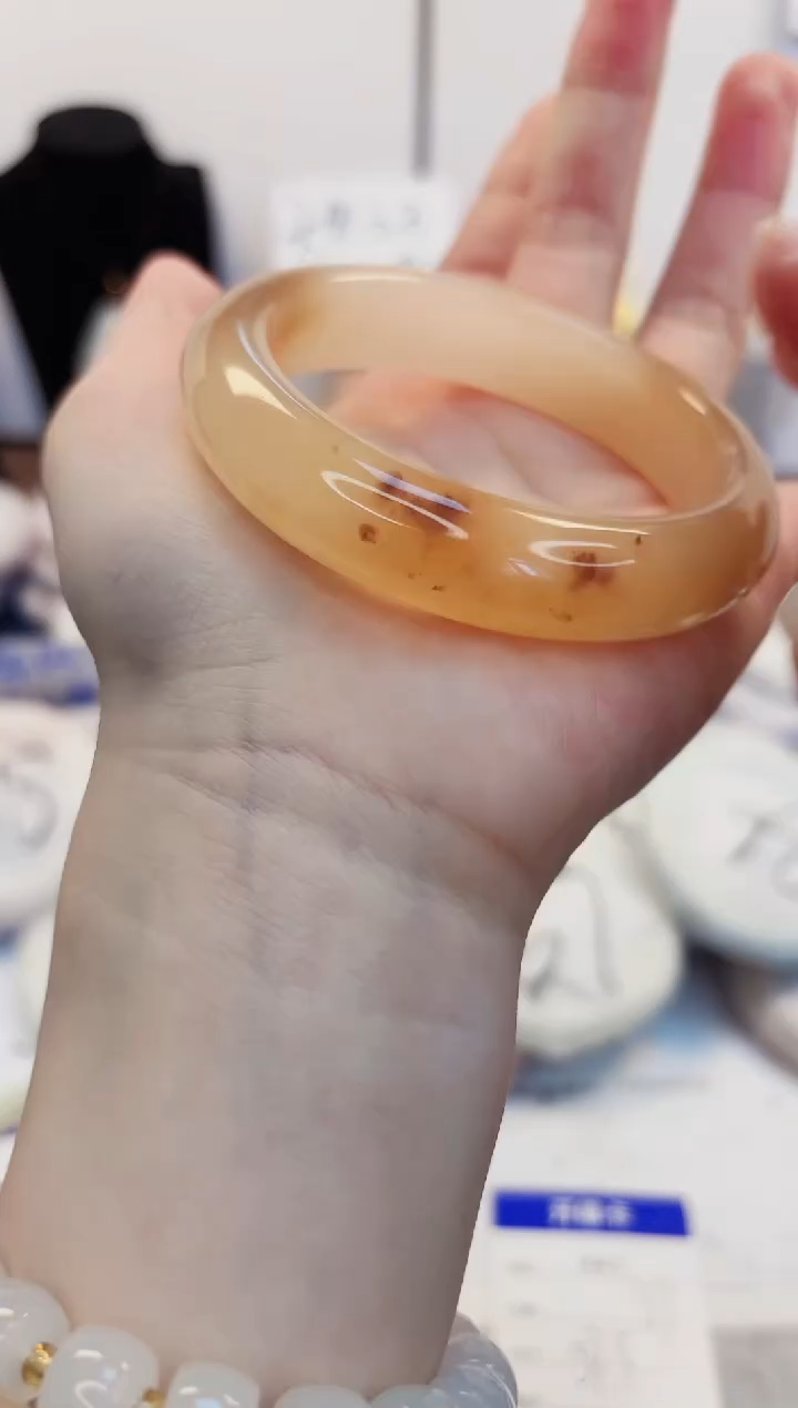 【闪购商品】石英质玉手镯未镶嵌441